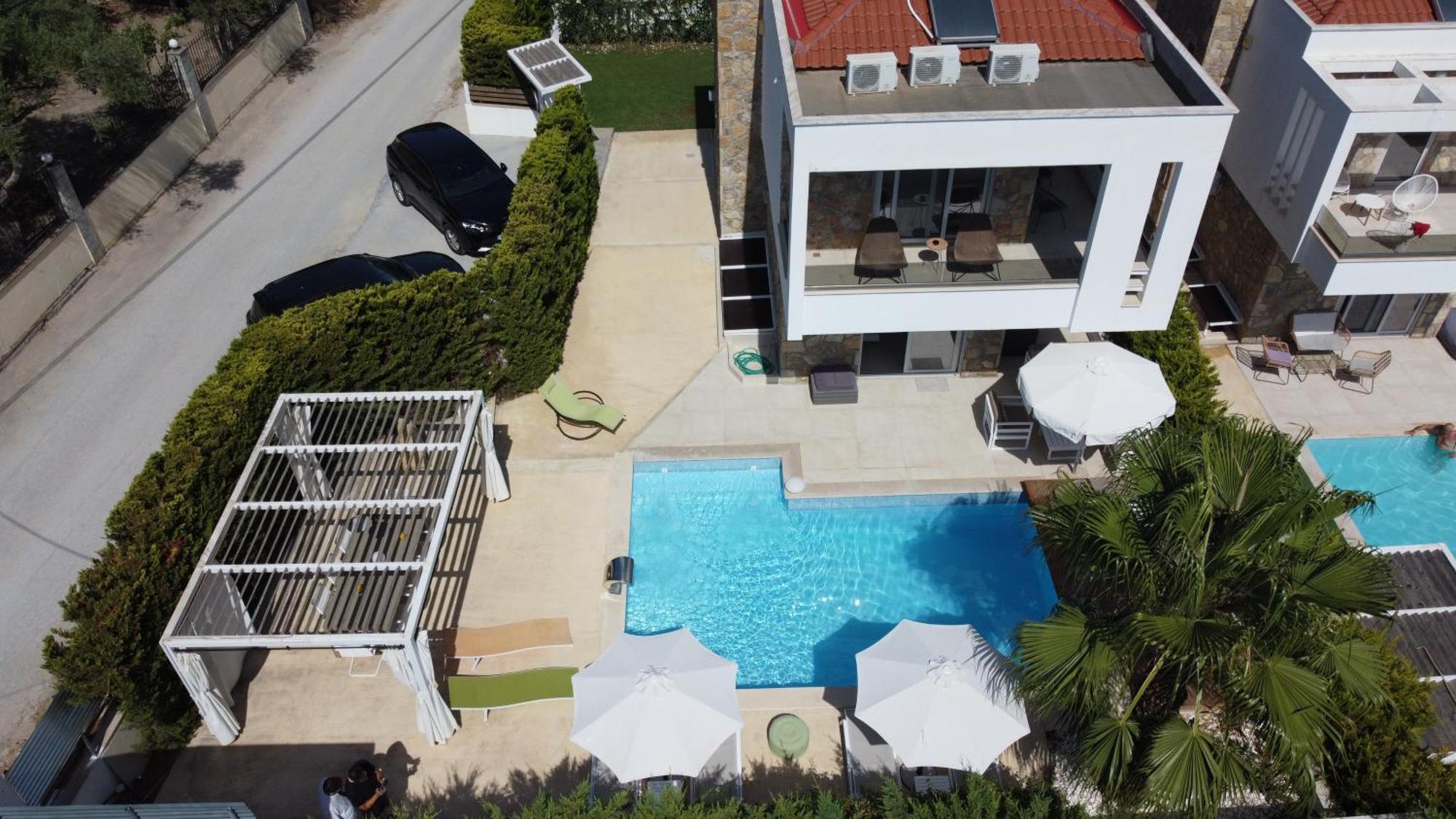 Douglas - Private Pool, Bbq, 4bdrms, View