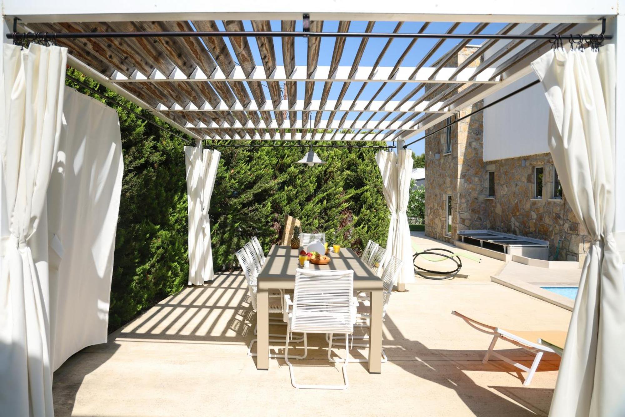Douglas - Private Pool, Bbq, 4bdrms, View Villa *