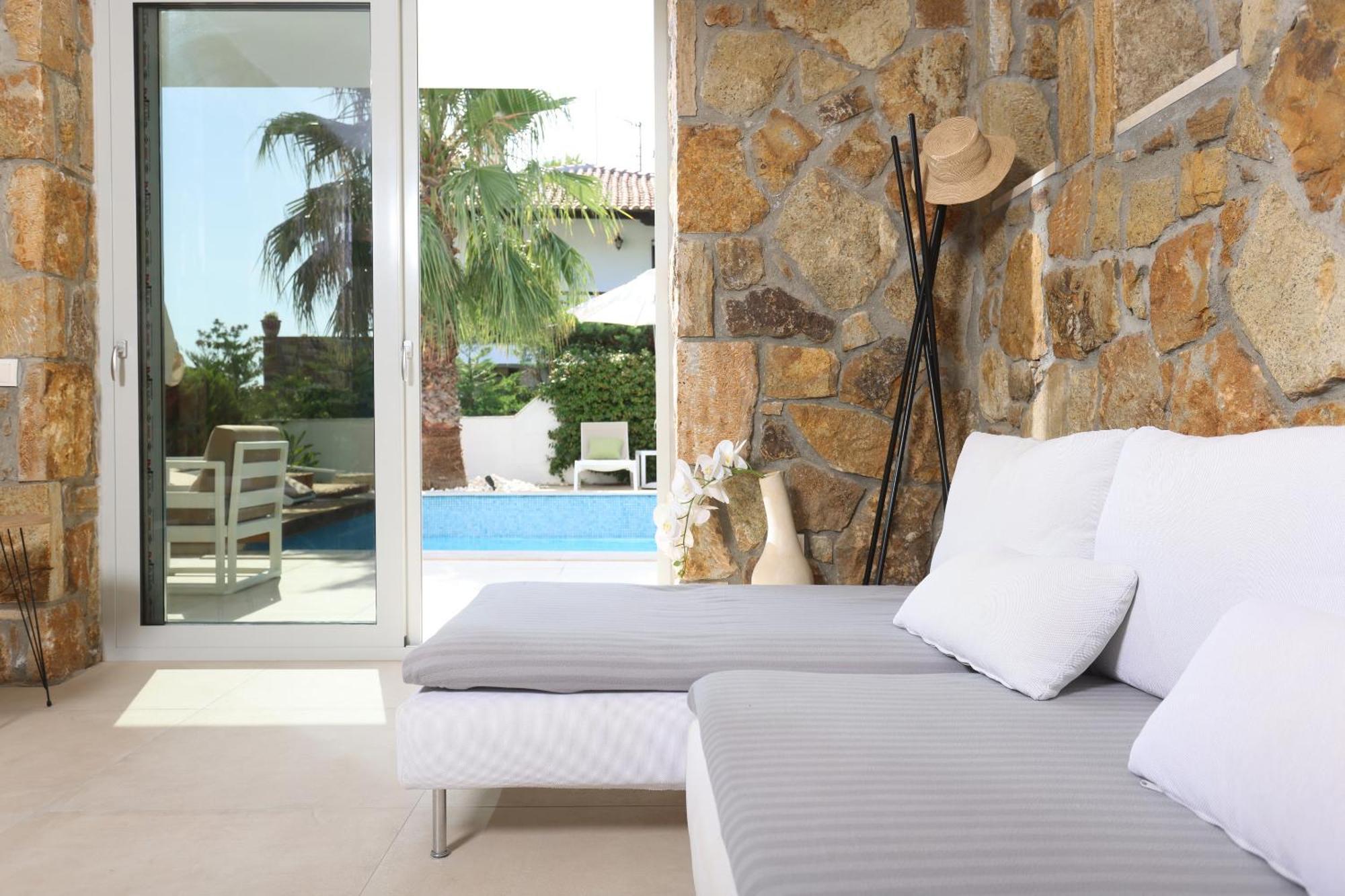 Douglas - Private Pool, Bbq, 4bdrms, View Villa