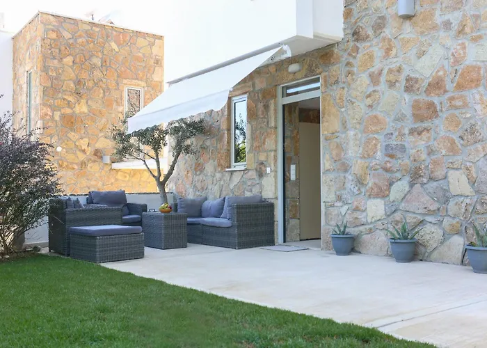Villa Douglas - Private Pool, Bbq, 4Bdrms, View