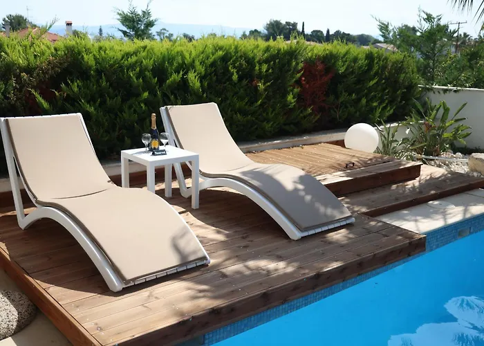 Villa Douglas - Private Pool, Bbq, 4Bdrms, View