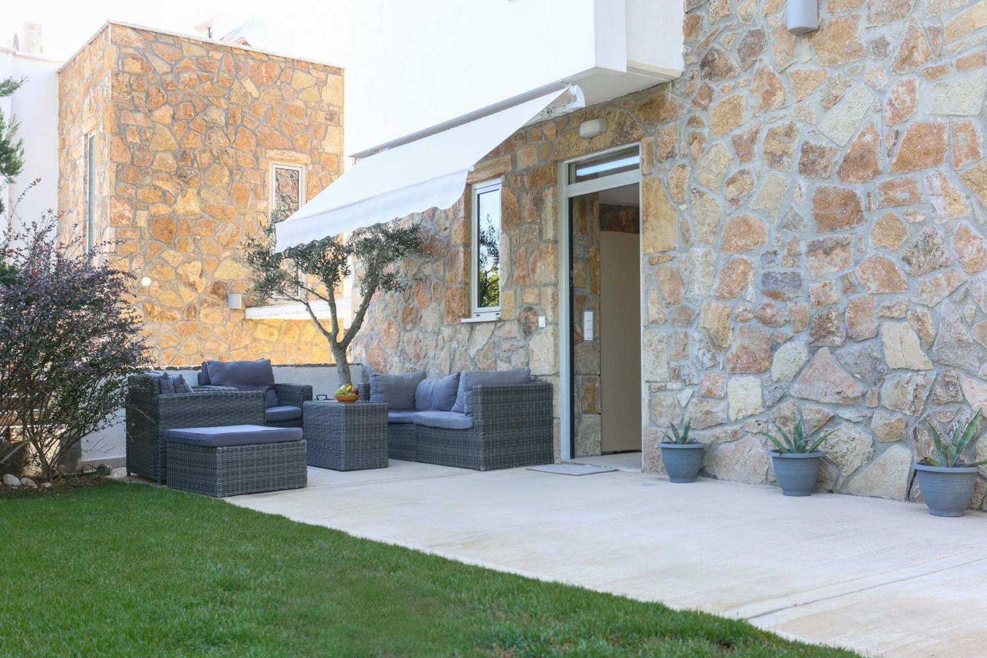 Douglas - Private Pool, Bbq, 4bdrms, View Pefkochori