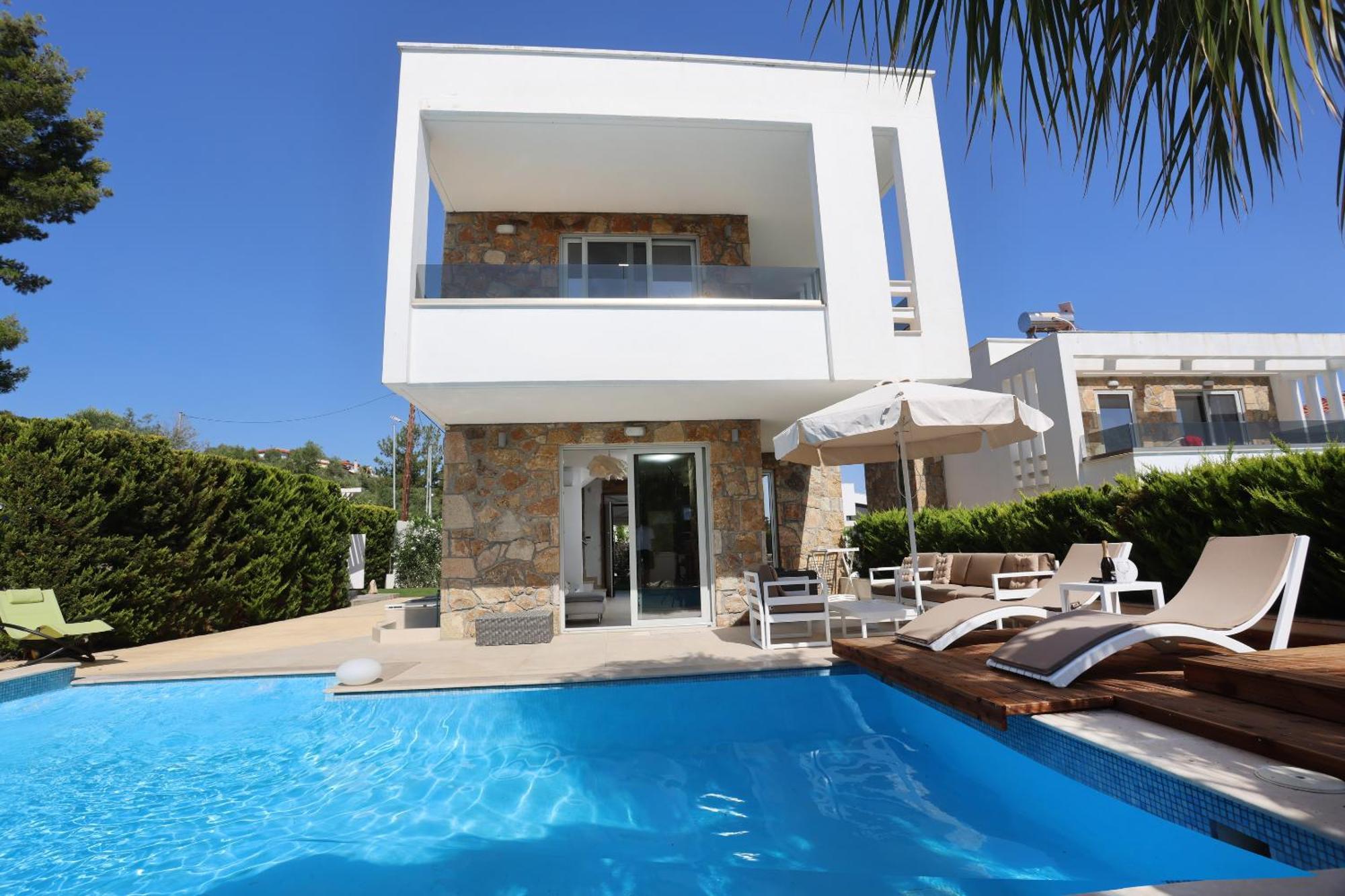 Douglas - Private Pool, Bbq, 4bdrms, View Pefkochori