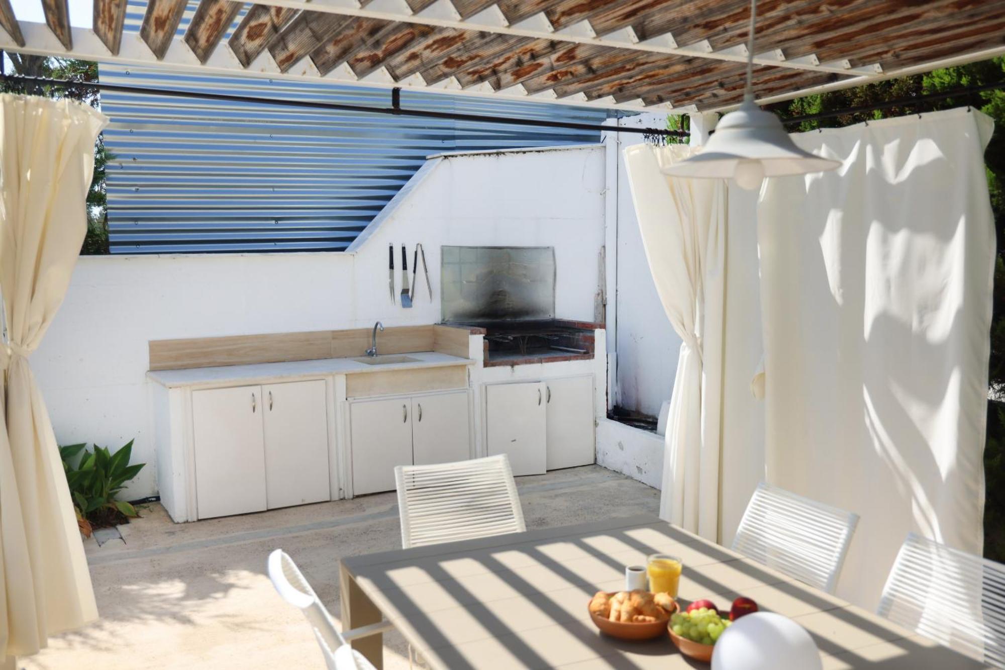 Villa Douglas - Private Pool, Bbq, 4bdrms, View *